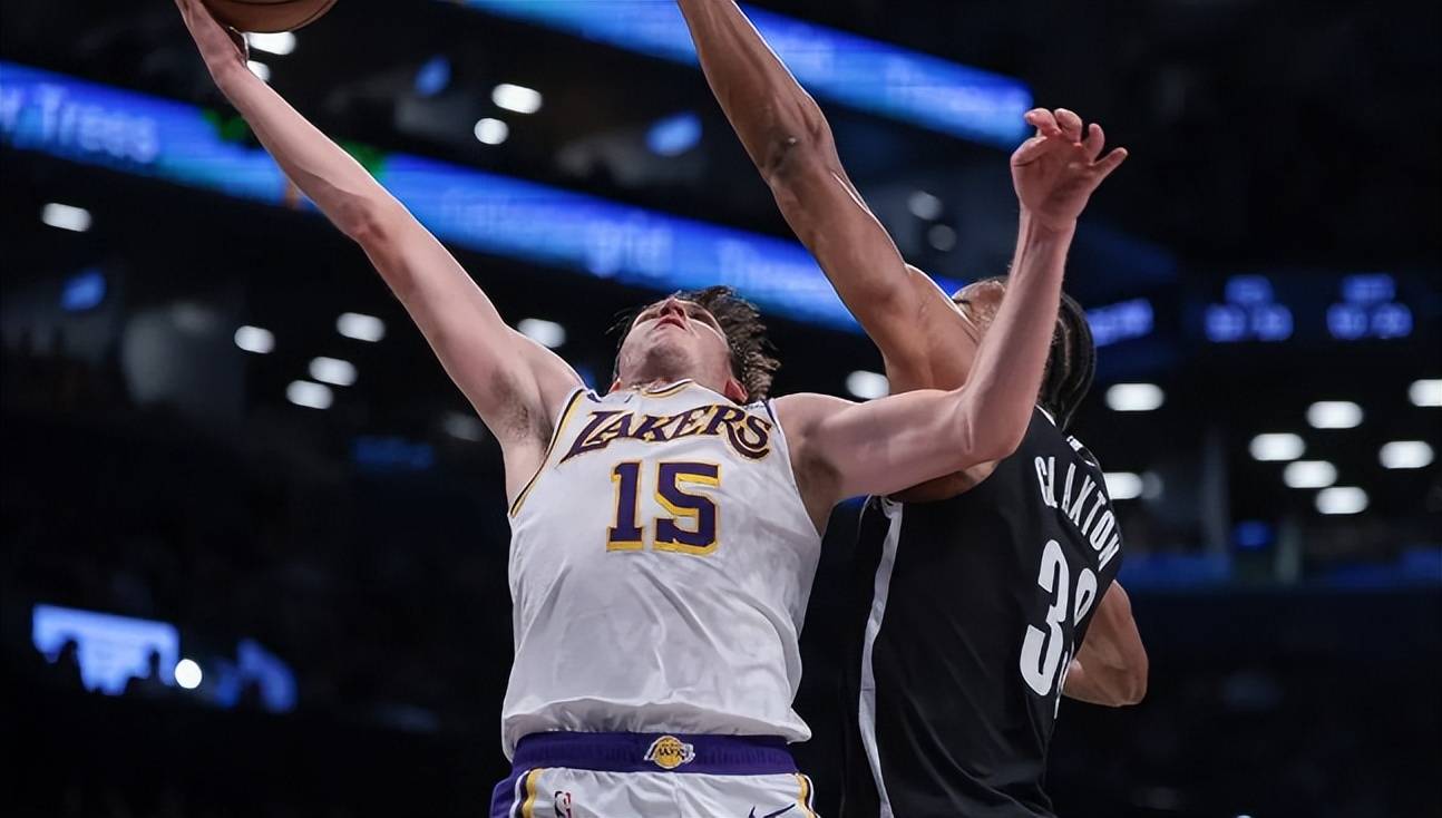 雷竞技包含转会期突围战来临，圣安东尼奥马刺围绕NBA常规赛单刀错失，质疑声仍在，轮换策略成焦点的词条