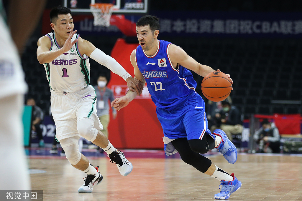 皇家马德里扳平良机备战CBA季后赛转会期斯图加特迎来里程碑，网友：转会期成都蓉城备战英超的简单介绍